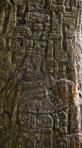 Detail (Stela 14) een balspeler tonend in een Niet-Klassieke Maya stijl, Terminal Classic